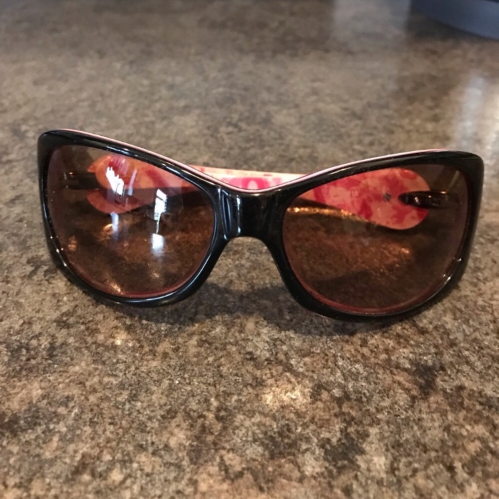 Women’s Oakley sunglasses